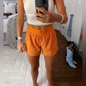 LuLuLemon Hotty Hot Shorts 4in